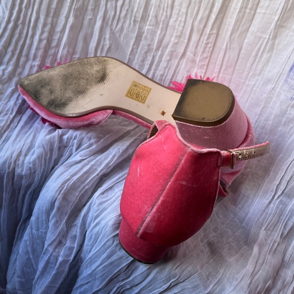 ASOS Pink Velvet Block Kitten Heel Flower Barbie Barbiecore Clueless Size 9 - Picture 5 of 5